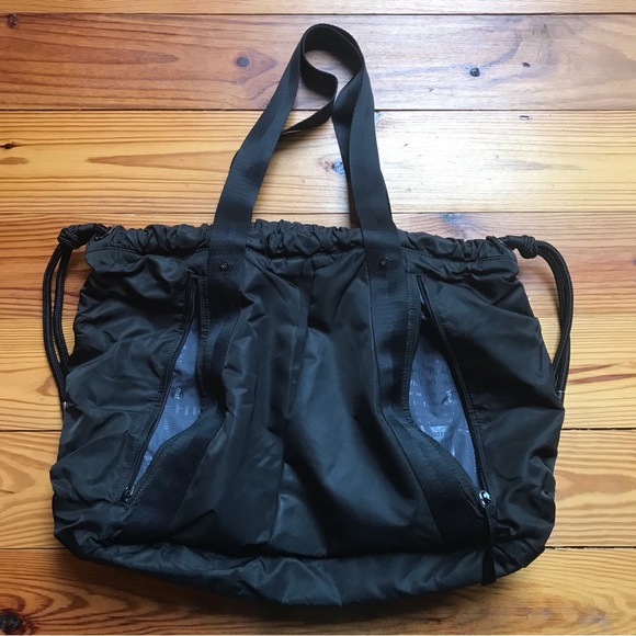 Lululemon Athletica Black Athletic Gym Bag, EUC, 22” - Picture 3 of 16